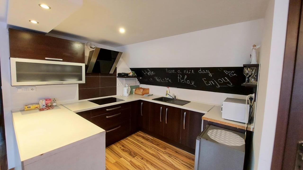 Apartman Tajov Pre 5-6 Osob, Privatne Parkovanie A Terasa Dış mekan fotoğraf