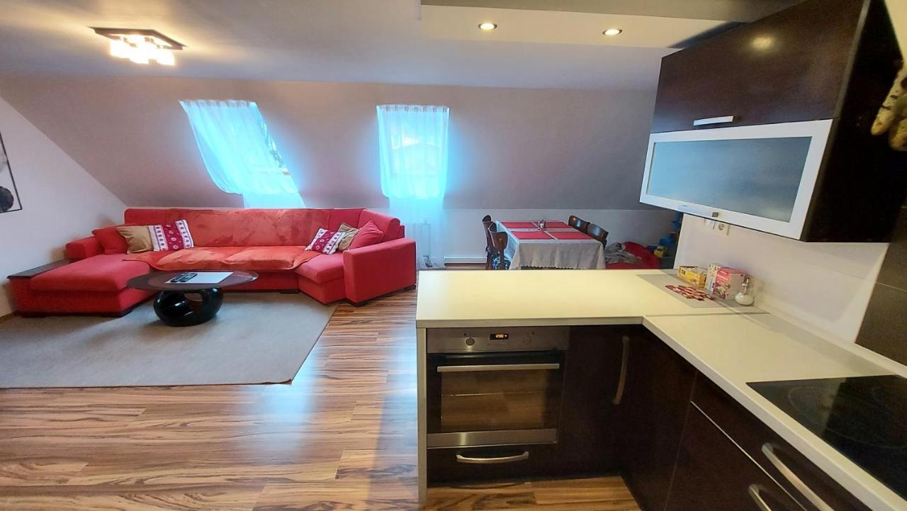 Apartman Tajov Pre 5-6 Osob, Privatne Parkovanie A Terasa Dış mekan fotoğraf