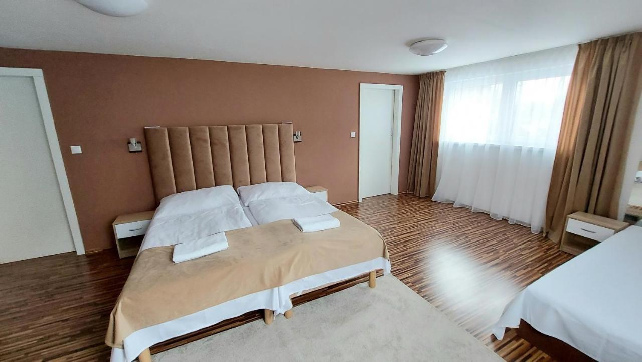 Apartman Tajov Pre 5-6 Osob, Privatne Parkovanie A Terasa Dış mekan fotoğraf