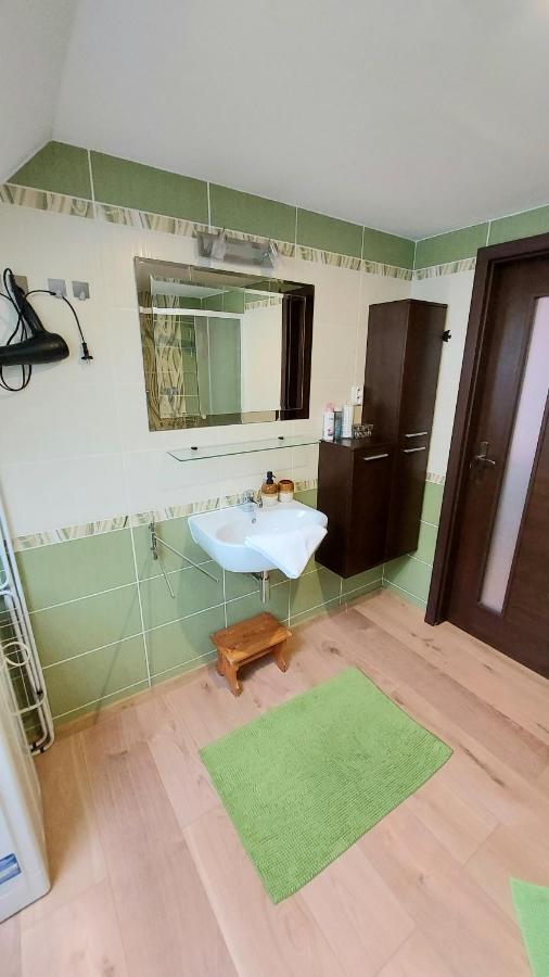 Apartman Tajov Pre 5-6 Osob, Privatne Parkovanie A Terasa Dış mekan fotoğraf